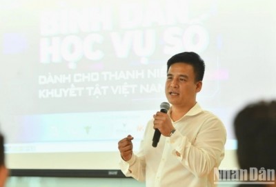 Microsoft สนับสนุนเยาวชนเวียดนามที่มีความพิการในการเคลื่อนไหว "การศึกษาดิจิทัลสำหรับทุกคน"