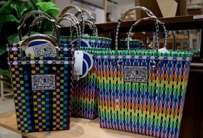 สร้างองค์พญาครุฑ ช่วยการศึกษา มอบเลนส์แก้วตาเทียมให้ผู้พิการทางสายตา สร้างเทวสถานองค์เทพ