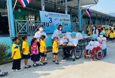 เรย์วิสาหกิจเพื่อสังคม เปิดจำหน่าย ‘ถุงสุขยกกำลังสาม’ ผลิตภัณฑ์เพื่อสร้างรายได้แทนการรอรับเงินบริจาค