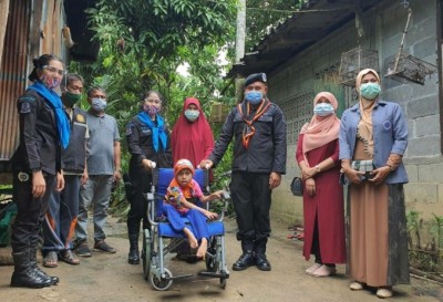 ทหารพราน 49 มอบวีลแชร์ให้กับผู้พิการและผู้สูงอายุ