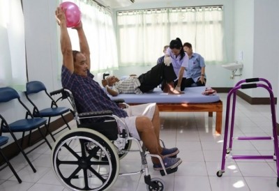 เทศบาลนครลำปาง เปิดศูนย์บริการกิจกรรมบำบัดดูแลคนพิการและผู้สูงอายุ