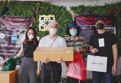 วง 'โปเตโต้' แบ่งปันเจล-หน้ากากให้คนตาบอด