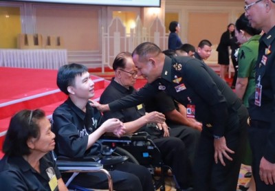 ‘รอง ผบ.ทบ.’ รับมอบเงินนับสนุนโครงการประกอบอาชีพกำลังพล ทบ. ที่ปลดพิการทุพพลภาพและครอบครัว ประจำปี 2569