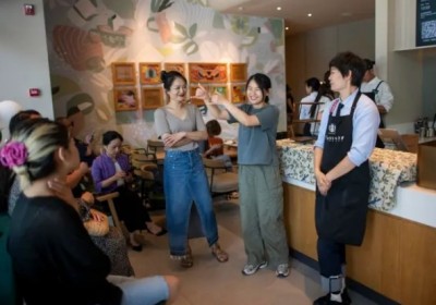 ร้านสตาร์บัคส์ ‘ไร้เสียง’ แห่งแรกในจีนตอนกลาง หนุนจ้างงานผู้พิการ