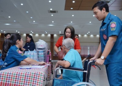 มูลนิธิป่อเต็กตึ๊ง มอบอุปกรณ์ประกอบอาชีพ-วีลแชร์แก่ผู้พิการ ชาวจังหวัดนครราชสีมา