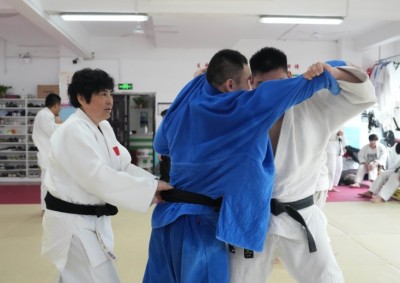 สุดยอด! "หลี่เย่ว์หัว" อดีตนักกีฬายูโด ปั้นลูกทีมพิการตาบอดจนคว้าชัย