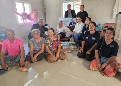 สภาสังคมสงเคราะห์ฯ ลงพื้นที่บุรีรัมย์ มอบชุดเยี่ยมผู้สูงอายุ อายุยืน 3 ราย–ผู้ยากไร้ 1 ราย สานต่อแนวพระราชดำริเศรษฐกิจพอเพียง