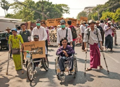 ประณาม! ‘ตร.เมียนมา’ ทำร้ายผู้พิการระหว่างปราบม็อบ