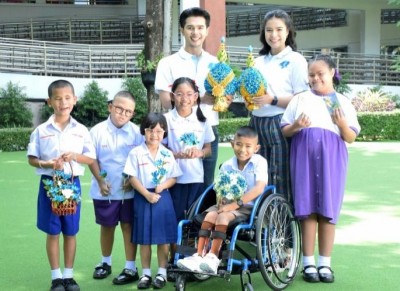 สภาสังคมสงเคราะห์ฯ รณรงค์อุดหนุนผลิตภัณฑ์ดอกแก้วกัลยา เนื่องในวันคนพิการ ประจำปี 2563