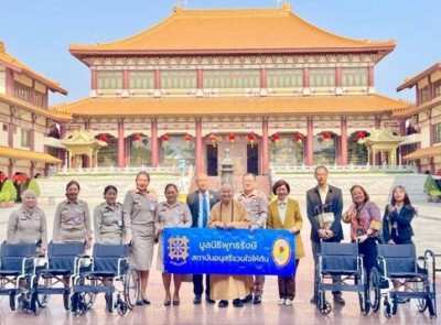 สถาบันอนุสรีรวมใจให้กัน จับมือ มูลนิธิพุทธรังสี มอบรถวีลแชร์ – อุปกรณ์ช่วยเดิน อำนวยความสะดวกผู้พิการช่วยเหลือตัวเองได้