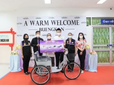 ขนส่งจังหวัดบึงกาฬ ร่วมกับ โรงพยาบาลบึงกาฬ มอบอุปกรณ์ช่วยเหลือผู้พิการอันเนื่องมาจากการประสบภัยจากการใช้รถใช้ถนน