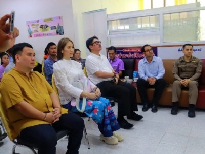 ขนส่งระนองมอบอุปกรณ์ช่วยเหลือผู้พิการและเงินช่วยเหลือจาก กปถ.