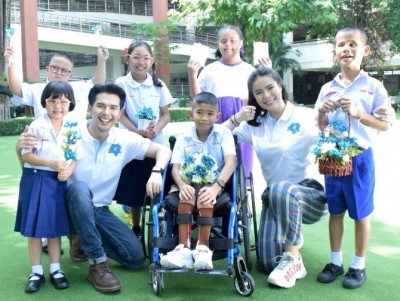 สภาสังคมสงเคราะห์ฯ รณรงค์อุดหนุนผลิตภัณฑ์ดอกแก้วกัลยา เนื่องในวันคนพิการ ประจำปี 2563