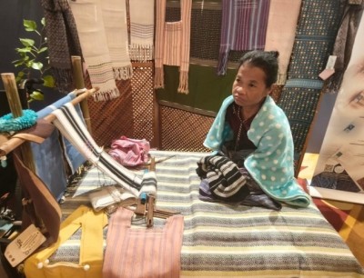 หัวใจไม่ยอมแพ้แม้จะไร้แขนขา ‘น่อลุกกู ธนตาลกนก’ น่าทึ่ง!! ปราชญ์ผ้าปกาเกอะญอ