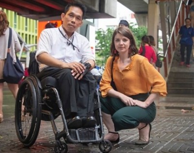 คนพิการ : "ลอเรน เอเวอร์รี" สาวอังกฤษหัวใจไทย ที่ต่อสู้เพื่อให้คนพิการเดินทางได้อย่างเท่าเทียมในกรุงเทพฯ