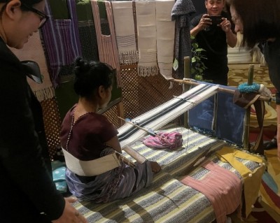 หัวใจไม่ยอมแพ้แม้จะไร้แขนขา ‘น่อลุกกู ธนตาลกนก’ น่าทึ่ง!! ปราชญ์ผ้าปกาเกอะญอ