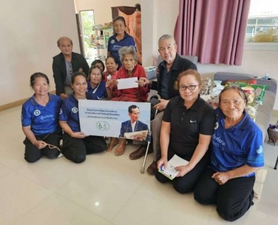 สภาสังคมสงเคราะห์ฯ ลงพื้นที่บุรีรัมย์ มอบชุดเยี่ยมผู้สูงอายุ อายุยืน 3 ราย–ผู้ยากไร้ 1 ราย สานต่อแนวพระราชดำริเศรษฐกิจพอเพียง