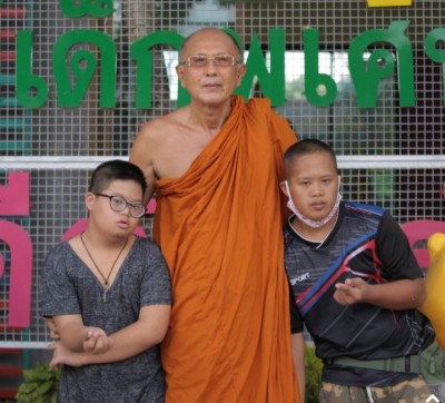 แสงสว่างของเด็กพิเศษ "พระครูจันทสีลากร"
