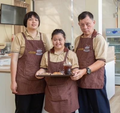 โมเดอร์นฟอร์มจับมือเบเยอร์เปลี่ยน "ปัญญาคาเฟ่" สร้างโอกาสให้บาริสต้าผู้พิการทางสมอง