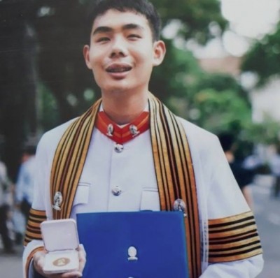 เปิดเรื่องราว ครูไอซ์ แม้ตาบอด 2 ข้าง แต่มุ่งมั่นจบเกียรตินิยมอันดับ 1 จุฬาฯ