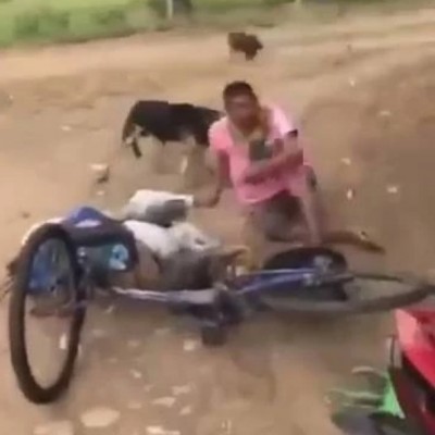 คลิปชายวัยรุ่นทำร้ายตาวัย 60 พิการทางสมองจนบาดเจ็บ