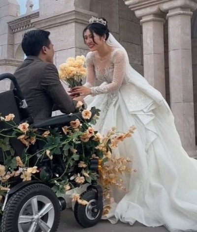 ดั่งนิยายในชีวิตจริง หนุ่มโดนตัดขา กลายเป็นคนพิการ พบรักสาวสวยในฝันจนได้วิวาห์