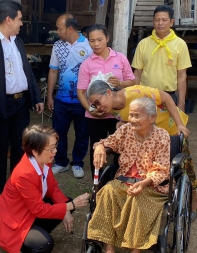 มูลนิธิหัวใจบริสุทธิ์ มอบอุปกรณ์ช่วยเดิน ดูแลผู้พิการ-กลุ่มสูงวัย จ.กำแพงเพชร