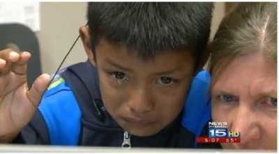 ด.ช.เจนรี ริเวด้า เด็กชายน้อยอายุ 7 ปี ร้องไห้ด้วยความดีใจหลังได้ยิน"เสียง"เป็นครั้งแรก