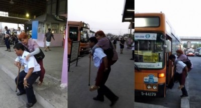 นายมนู ถือแก้ว อายุ 55 ปี นายท่าปล่อยรถสาย 138 ประจำท่าหมอชิตอุ้มสาวพิการขึ้นรถเมล์ 138 ส่งถึงที่นั่ง