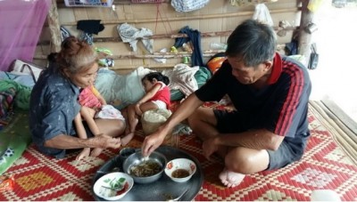 ครอบครัวนางเสนอ น่านโพธิ์ศรี อายุ 63 ปี