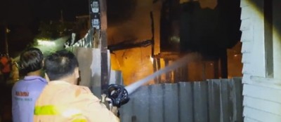 เจ้าหน้าที่เข้าควบคุมเหตุเพลิงไหม้