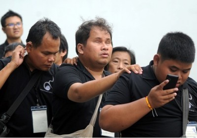 คณะคนพิการทาวสายตามากราบสักการะพระบรมศพพระบาทสมเด็จพระปรนทรมหาภูมิพลอดุลยเดช