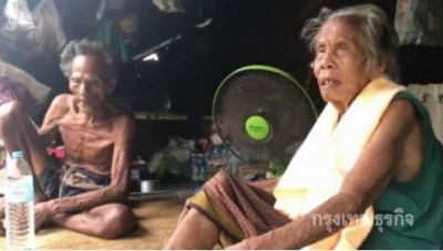 นางสี ภาษาเวช อายุ 89 ปี และ นายเลิศ เทียมจันทร์ อายุ 83 ปี สองสามีภรรยา ซึ่งอาศัยเพิงพักหลังเล็กๆภายในหมู่บ้านกุดบงต.บ้านเดื่ออ.ท่าบ่อ