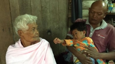 วอนช่วยยายเป็นมะเร็งช่องปาก หลาน4ขวบพิการแต่กำเนิด อยู่บ้านหลังคารั่ว