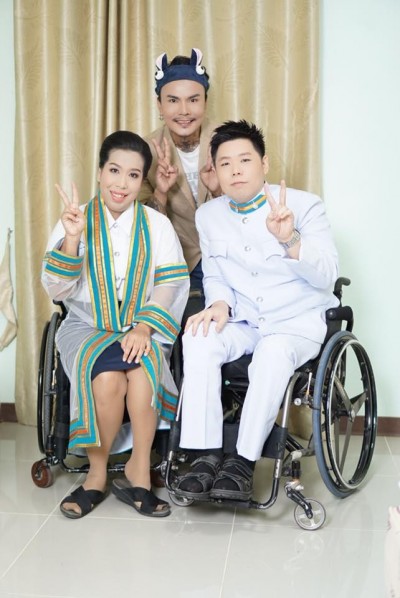 กราบหัวใจเขาและเธอ!!วันสำคัญ2ชีวิตพิการร่างกาย สู้ทุกอุปสรรค ก่อเกิดเป็นความรัก..