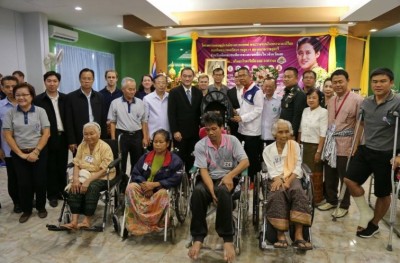 สโมสรโรตารี่เมืองเลย มอบอุปกรณ์การแพทย์พระราชทานฯ