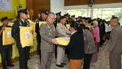 ร.10 ห่วงราษฎรจ.เชียงใหม่ประสบภัยหนาวพระราชทานผ้าห่มบรรเทาความเดือดร้อน