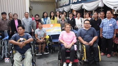 ยิ้มแก้มปริ นายก อบจ.โคราช มอบกายอุปกรณ์ฯ ให้เป็นของขวัญปีใหม่ 2561 แด่คนพิการ