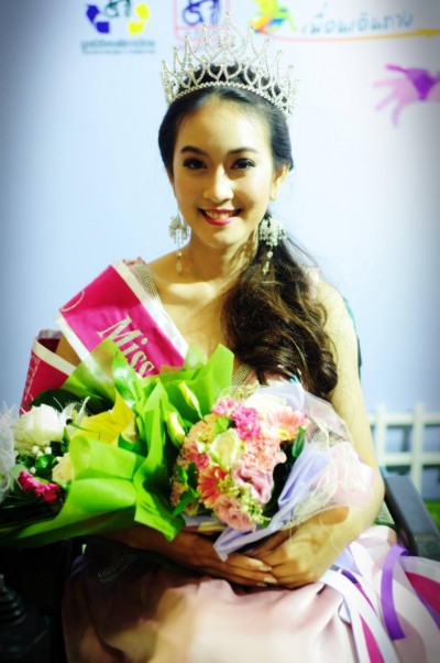 หัวใจเธอแกร่งมาก นี่คือผู้ประกาศสาวพิการ ที่ช่อง 7 รับเข้ามาทำงาน หลังรู้ประวัติ หลายคนถึงกับกลั้นน้ำตาไว้ไม่อยู่