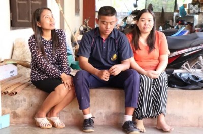 แม่พิการ พ่อทิ้ง นร.ม.2สู้ไม่ถอย กรีดยางส่งเสียตัวเองเรียน ครูวอนช่วย