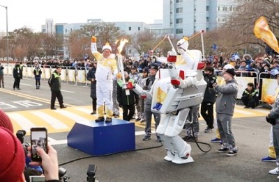 นักวิจัยเกาหลีใต้พัฒนาหุ่นกู้ภัย ช่วยคนพิการ