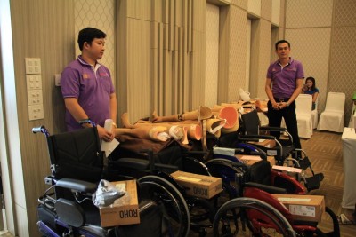 สำนักงานขนส่งจังหวัดปราจีนบุรีมอบอุปกรณ์ผู้พิการจากกองทุนเพื่อความปลอดภัยในการใช้รถใช้ถนน