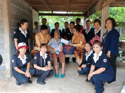 จังหวัดอ่างทองลงพื้นที่เยี่ยมเยียนผู้สูงอายุคนยากไร้ ผู้พิการ ผู้ป่วยติดเตียง