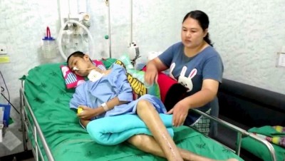 แม่วอนสังคมช่วยเหลือลูกชายประสบอุบัติเหตุ พิการรักษาจนหมดตัว