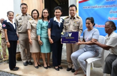 อำเภอควนขนุนมอบบ้าน “โครงการไทยนิยมยั่งยืน” ระดับอำเภอ ให้แก่ผู้พิการและผู้ด้อยโอกาส