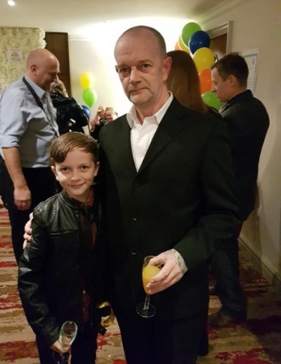 คุณพ่อผันตัวเป็นนักประดิษฐ์ สร้างแขนกลไบโอนิคเพื่อลูกชายพิการ เพิ่มโอกาสแก่ลูก