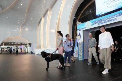 อิมแพ็คอนุญาตให้สุนัขนำทางพาผู้พิการทางสายตาเข้าศูนย์แสดงสินค้าฯ ได้เป็นที่แรกในประเทศไทย