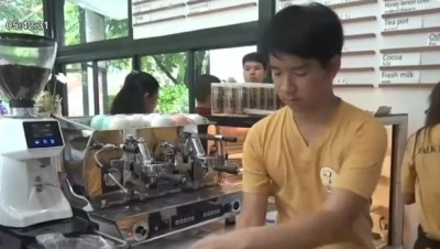 หนุ่มพิการ เปิดร้านกาแฟ-เบเกอรี่ ภาษามือแห่งแรกของเชียงใหม่