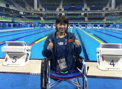 “เฉียน หงเยี่ยน - เด็กหญิงลูกบาส”นักว่ายน้ำคนพิการจีนคว้าเหรียญรางวัลอีก