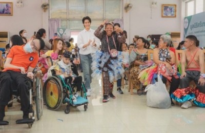 มูลนิธิศรีเทพไทยชวนเด็กพิการประกวดแฟชั่นโชว์ชุด DIY จากขยะพลาสติก